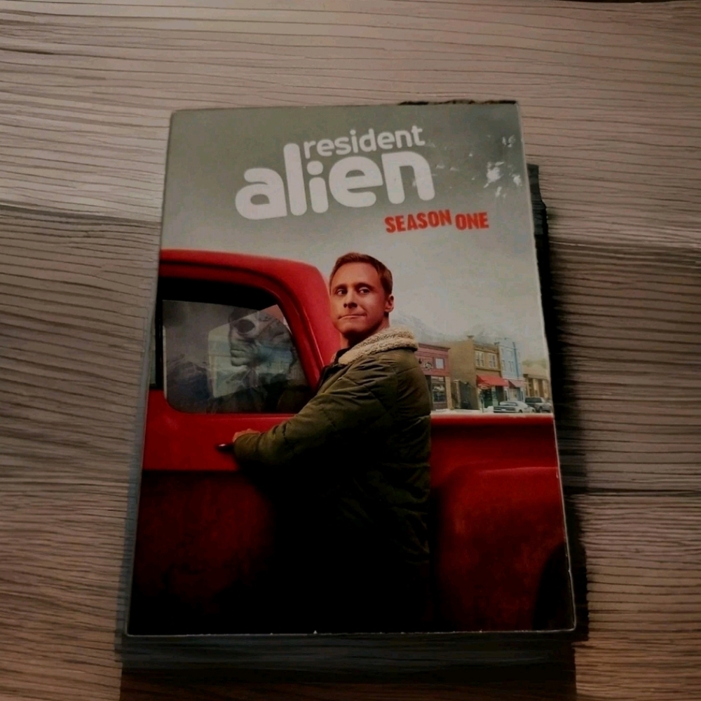 Resident Alien: Season One (DVD, 2021) Brand NEW Factory Sealed With Slip Cover